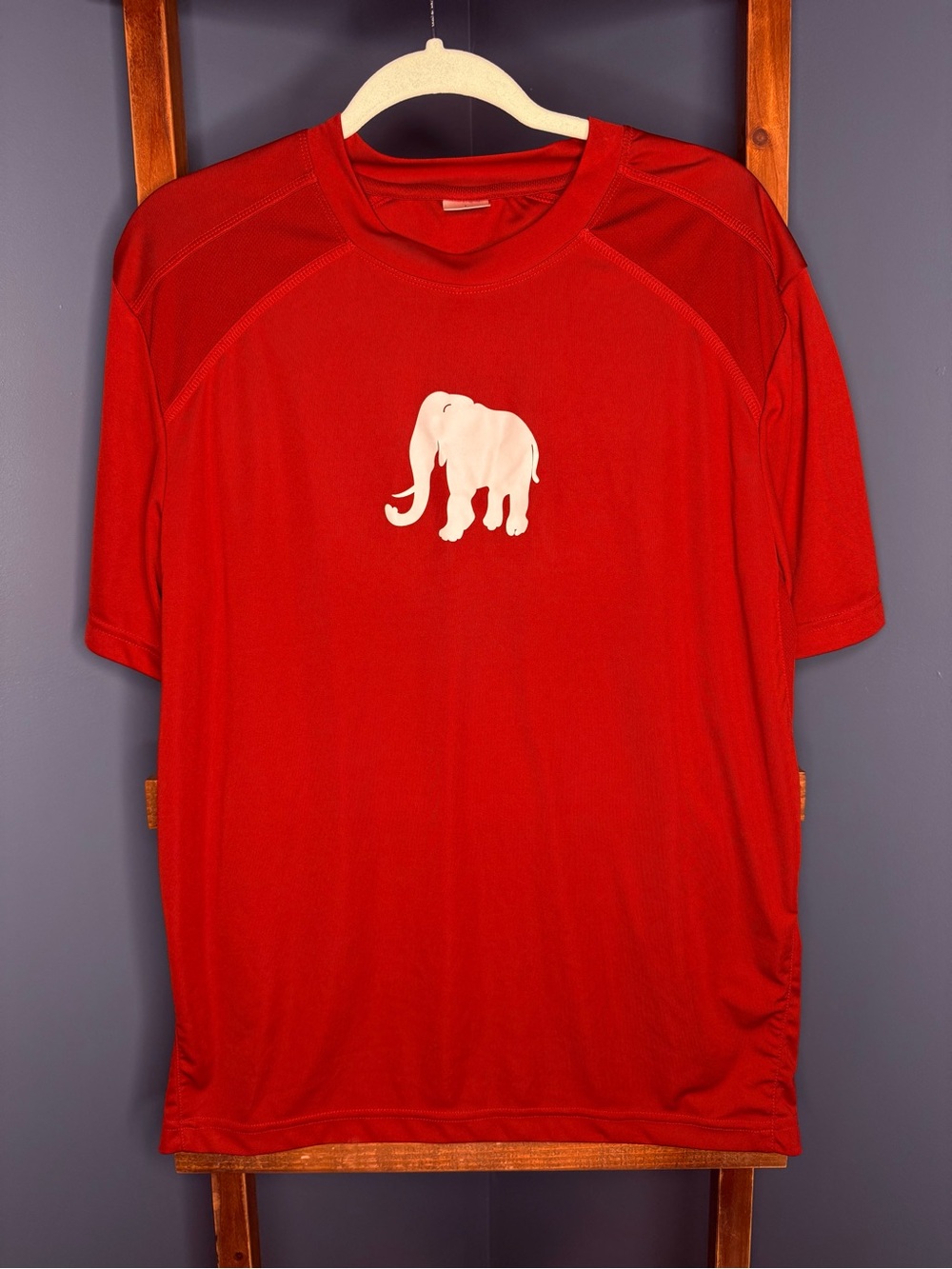 Wakefield’s Alabama Crimson Tide Big Al Elephant Performance Shirt | Men’s Large